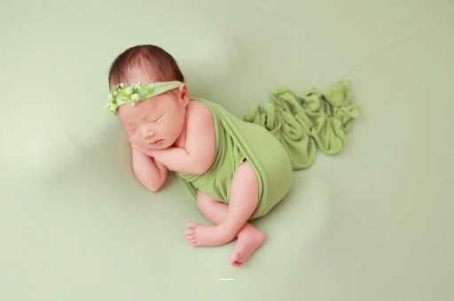 沙河八个月宝宝老是使劲